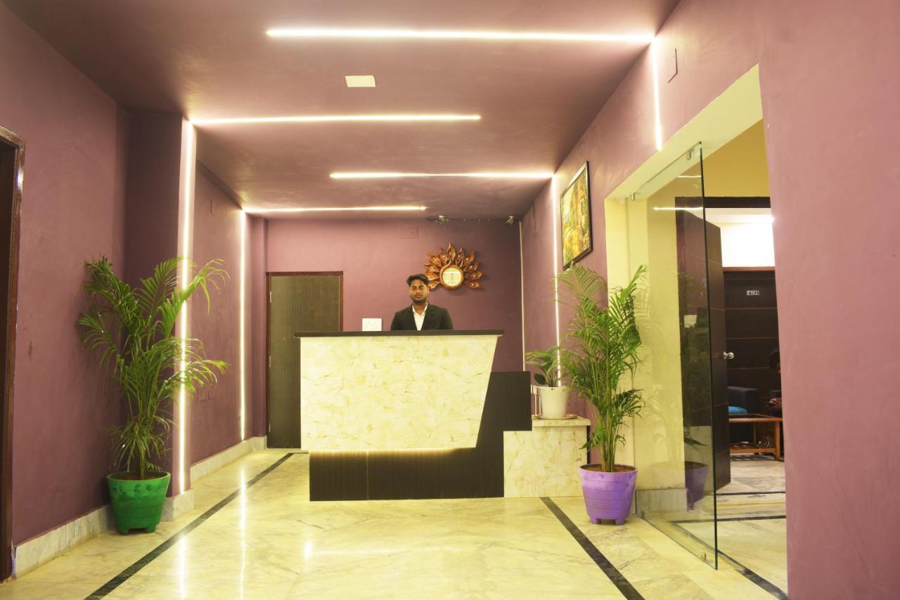 The Greenstar Inn Premium 布巴内什瓦尔 外观 照片