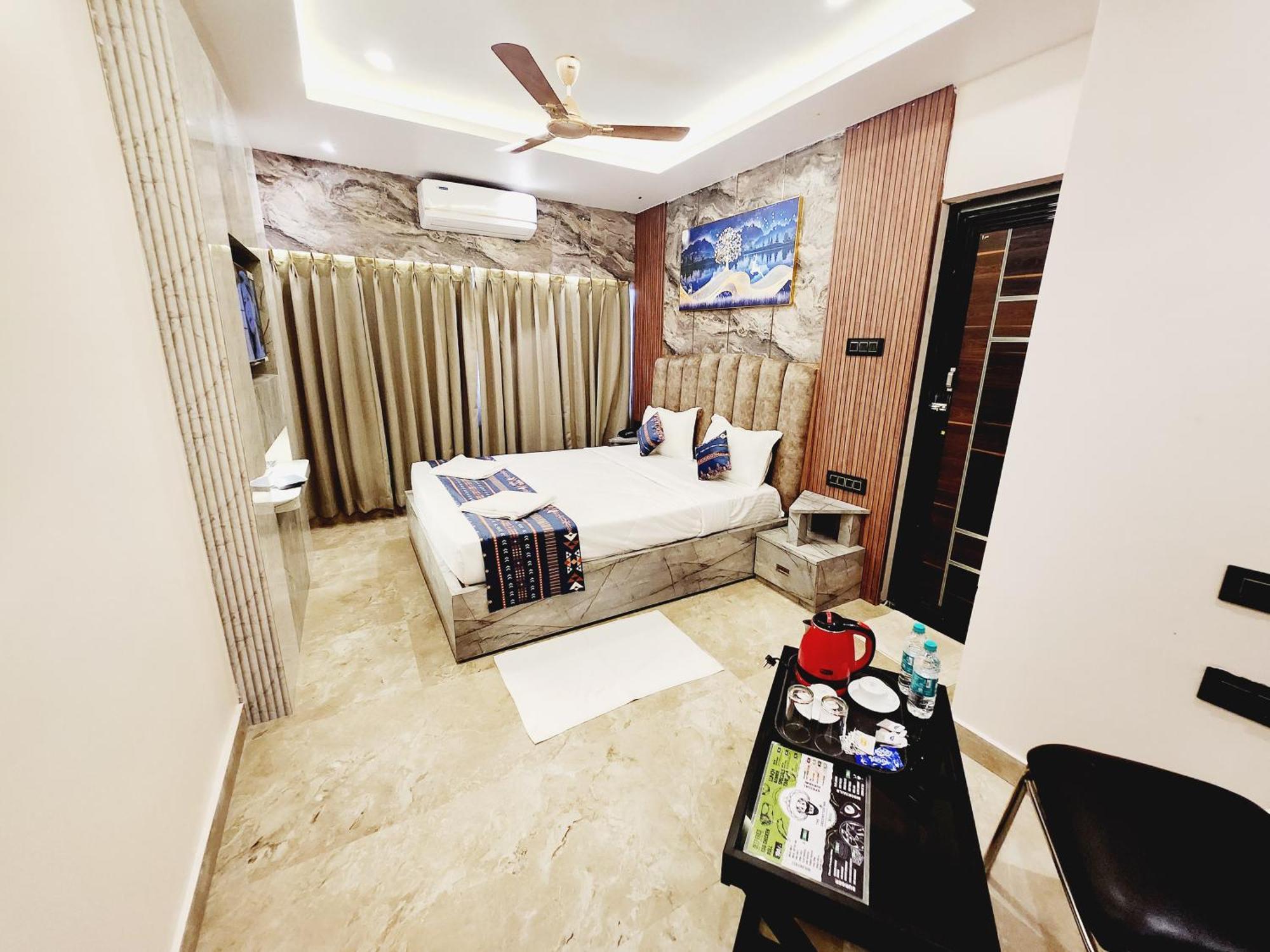 The Greenstar Inn Premium 布巴内什瓦尔 外观 照片