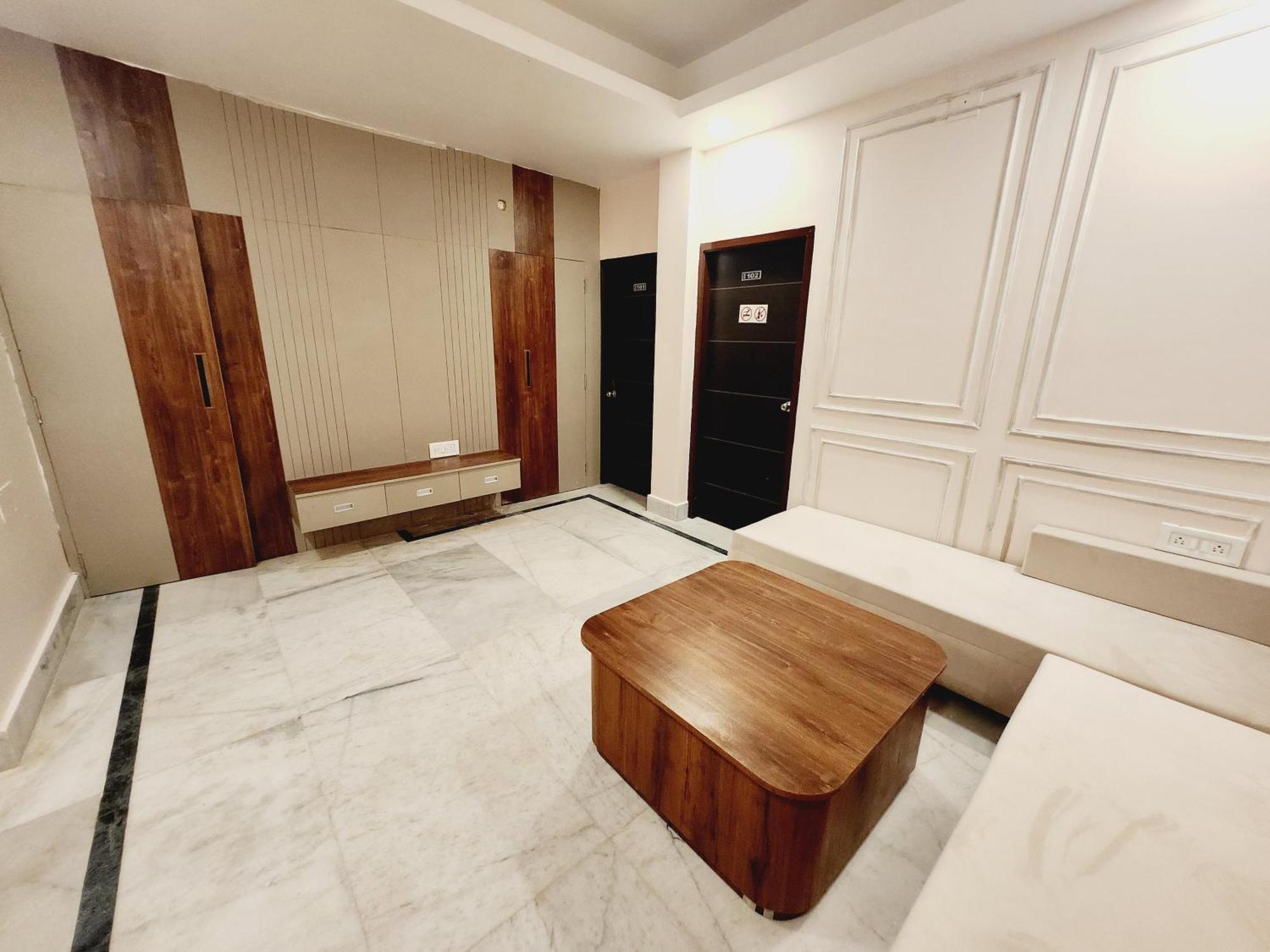 The Greenstar Inn Premium 布巴内什瓦尔 外观 照片