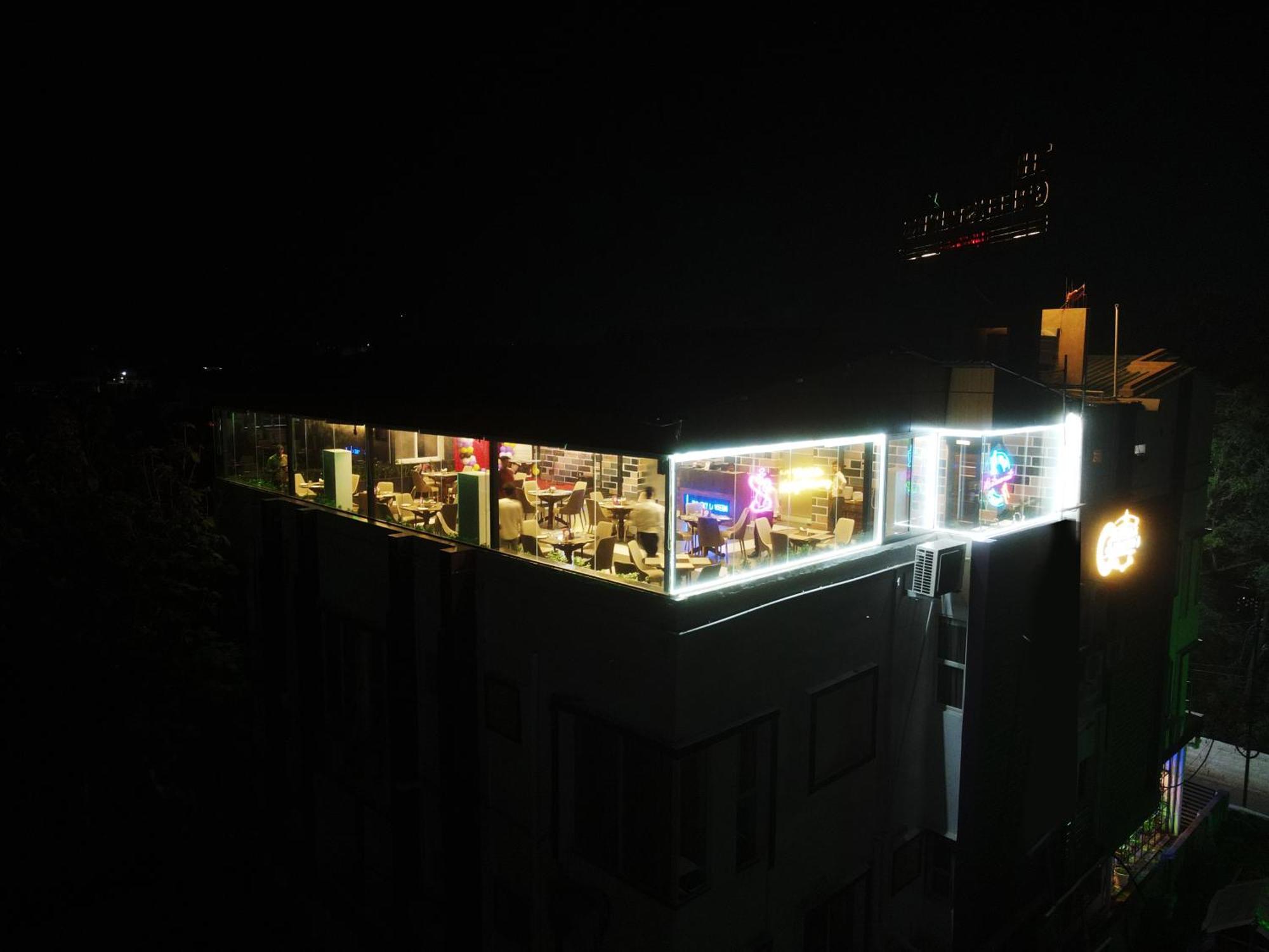 The Greenstar Inn Premium 布巴内什瓦尔 外观 照片